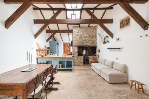 Villa Entire Traditional Family Home With Pool