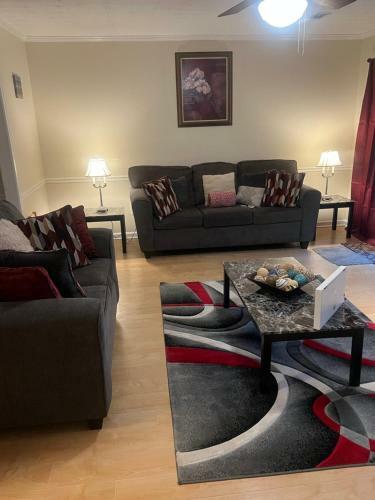 Spacious 2 Story Townhouse, 2 Br Each W/private Bathrooms
