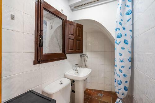 Cozy House For 4 With Patio In Guadix