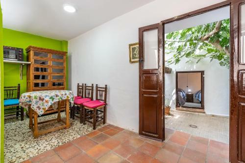 Cozy House For 4 With Patio In Guadix