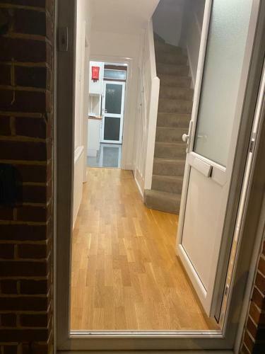 Apartamento Cosy Relaxing 4 Bed Home With 2 Parking Space