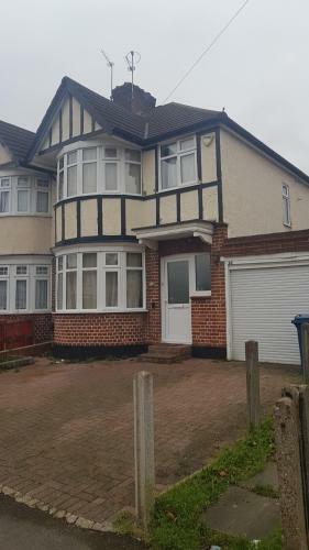 Apartamento Cosy Relaxing 4 Bed Home With 2 Parking Space