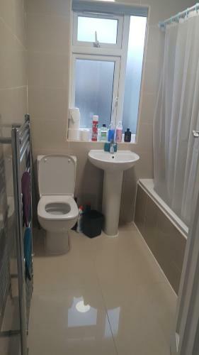 Apartamento Cosy Relaxing 4 Bed Home With 2 Parking Space