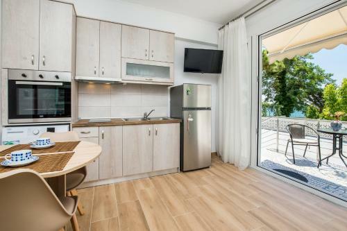 Malama's Beach House Pico