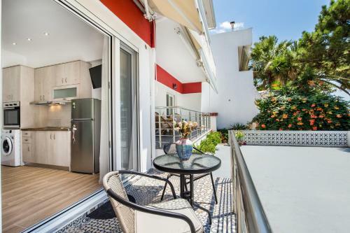 Malama's Beach House Pico
