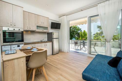 Malama's Beach House Pico