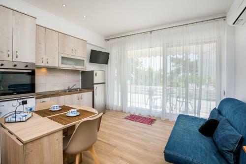 Malama's Beach House Pico