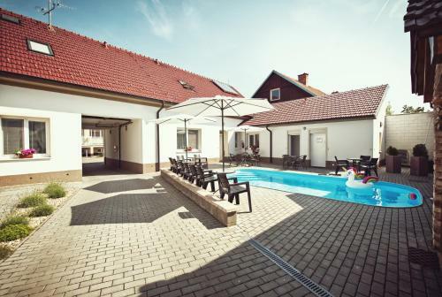 Hostal Penzion Kratochv�l