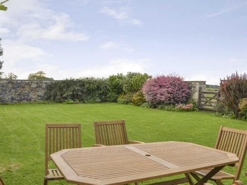 Hume Orchard Steading