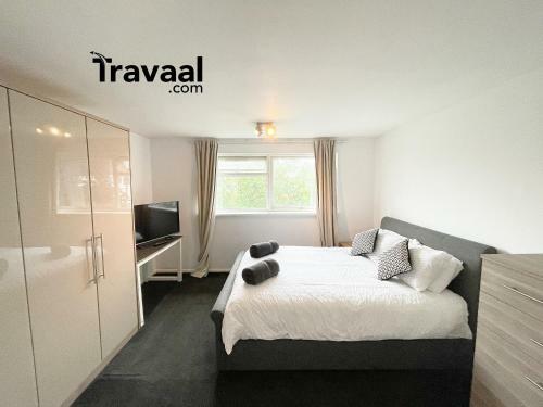 Travaal.�om - 2 Bed Serviced Apartment Farnborough