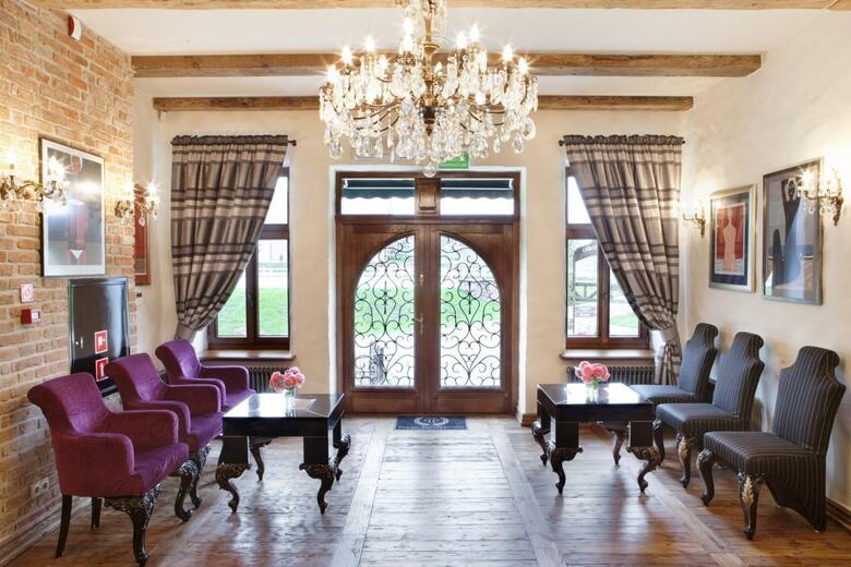 Hostal Palac Pac�ltowo