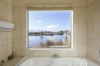 Matuka Luxury Lodge