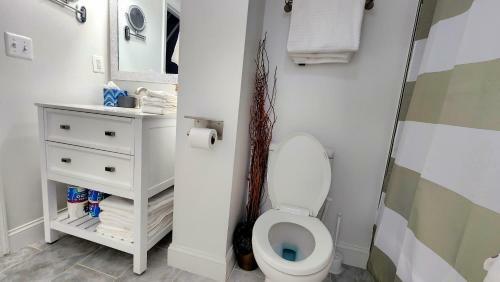 Private Ground Level Suite With Patio
