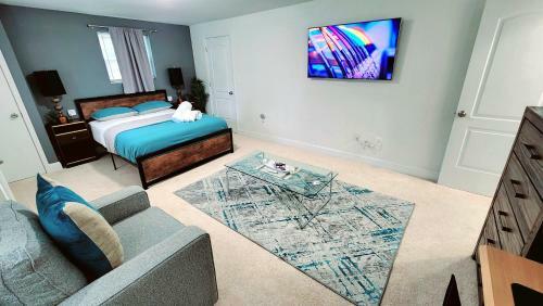 Private Ground Level Suite With Patio