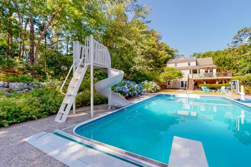 Hydrangea Pool House