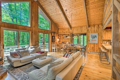 Serene Berkshires Cabin With Deck And Fire Pit!