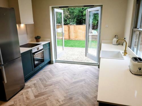 Stunning New Forest Cottage Close To Paultons Park