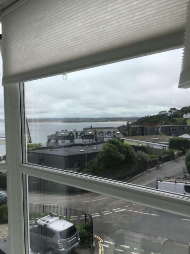 Hostal Shoreline