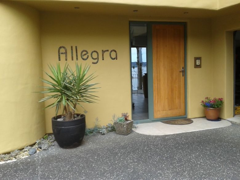 Bed & Breakfast Allegra House