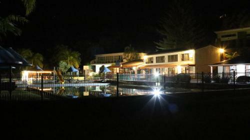 Hotel Haruru Falls Resort