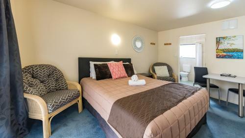 Dolphin Motel