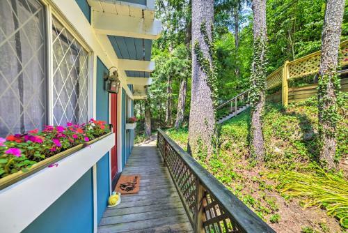 Lakefront Getaway - On-site Fishing And Canoe!
