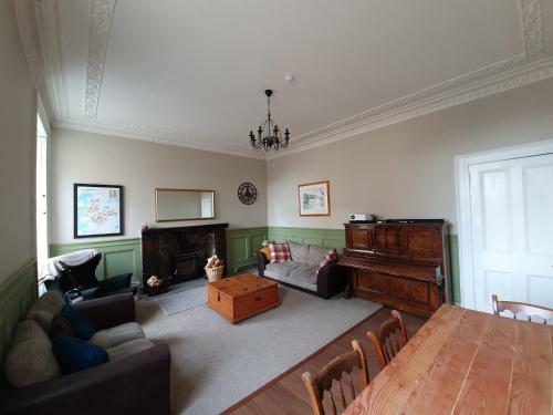 Ivy Lane Apartment