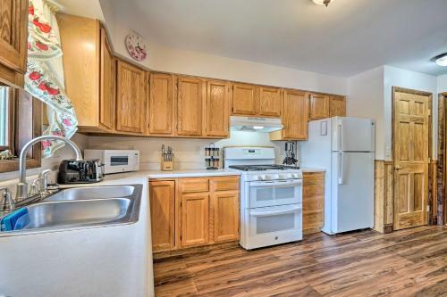 Recently Renovated Bolton Abode With Fire Pit!