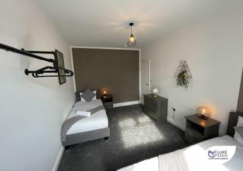 Apartamento ?lovely 5 Bed ?wifi ?parking ?garden ?nr Train