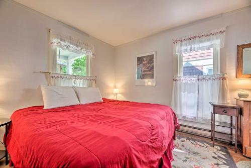 Charming Chautauqua Cottage With Screened Porch