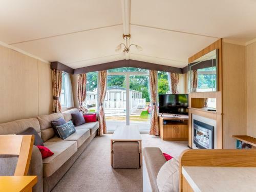 Pass The Keys Delightful 3 Bedroom Caravan With On-site Pool