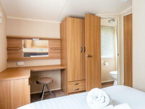 Pass The Keys Delightful 3 Bedroom Caravan With On-site Pool