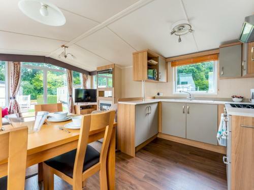 Pass The Keys Delightful 3 Bedroom Caravan With On-site Pool