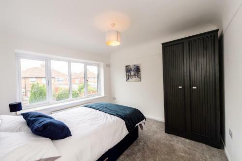 Fabulously Presented 3 / 4 Bedroom Home