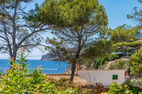 Sch�ne Villa Am Meer In Sant Elm - 3001