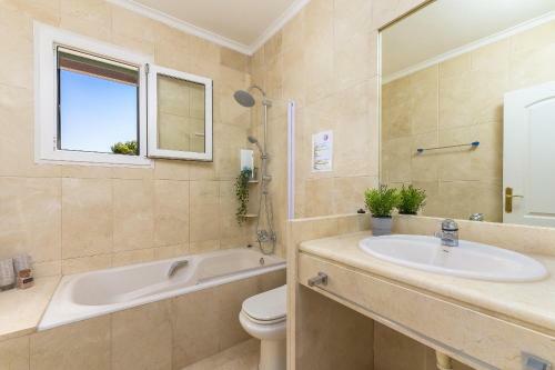 Sch�ne Villa Am Meer In Sant Elm - 3001