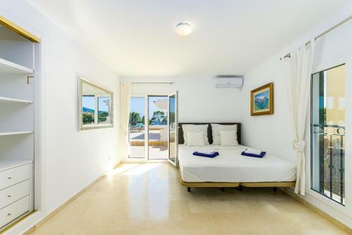 Sch�ne Villa Am Meer In Sant Elm - 3001