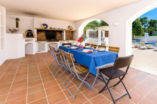 Sch�ne Villa Am Meer In Sant Elm - 3001