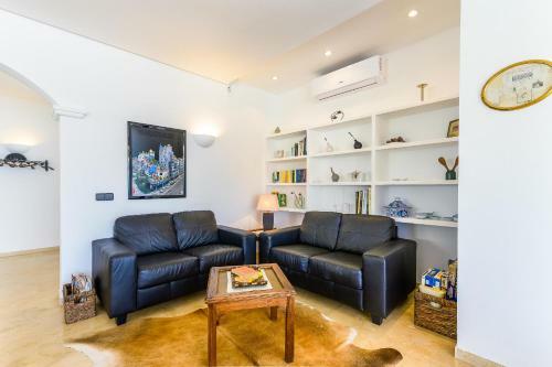 Sch�ne Villa Am Meer In Sant Elm - 3001