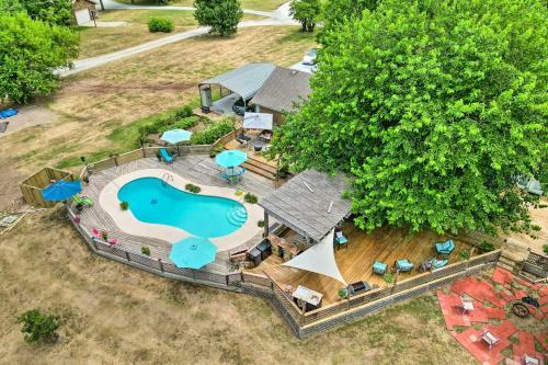 Grand Lake Getaway With Resort-like Amenities!