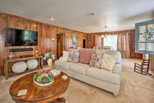 Grand Lake Getaway With Resort-like Amenities!