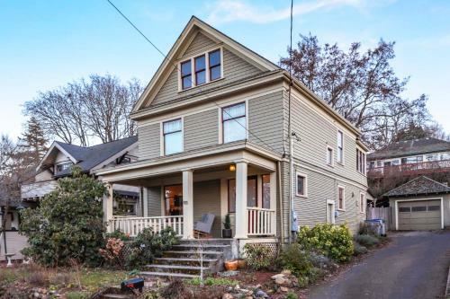 Cascade Living Home