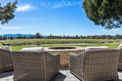 Bend Luxury Escape!