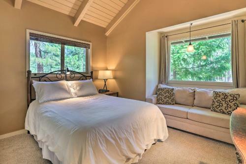 Forest Haven With Hot Tub - 1 Mi To Village!