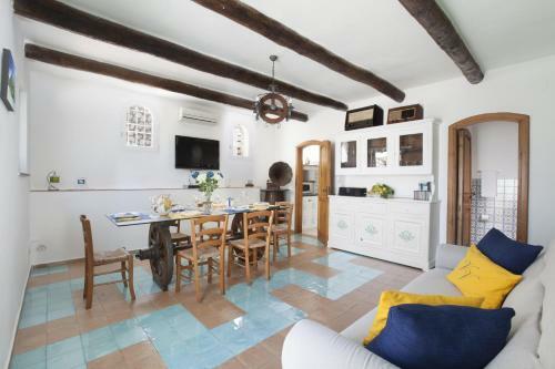 Amore Rentals - Villa Venus