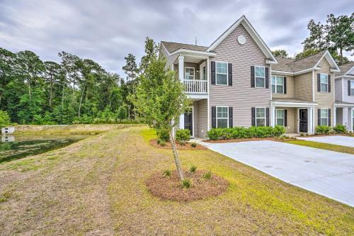 Charleston Area Getaway With Pond Views And Patio