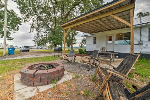 Reelfoot Retreat With Fire Pit - Walk To Lake!