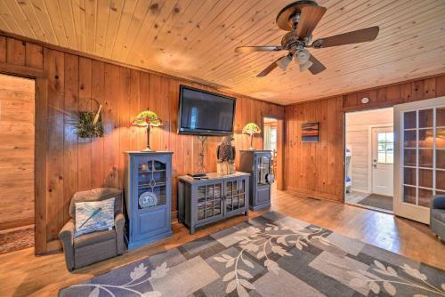 Reelfoot Retreat With Fire Pit - Walk To Lake!