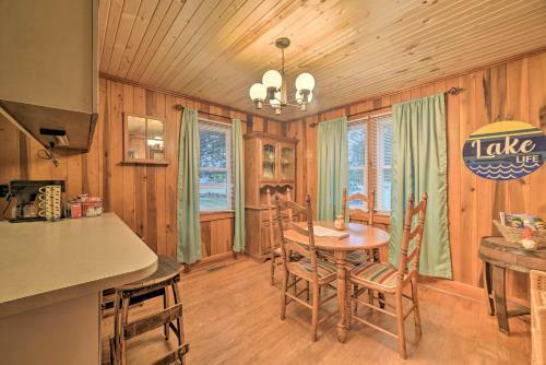 Reelfoot Retreat With Fire Pit - Walk To Lake!
