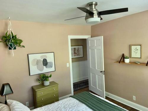 Nashville Oasis: Gym, Golf, Yard, Prime Location